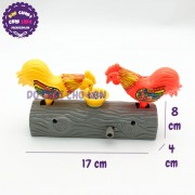 Đồ chơi 2 chú gà mổ thóc trên khúc gỗ bằng nhựa vặn cót MC6606