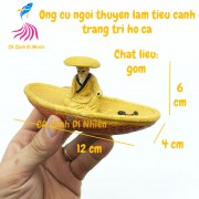 Ông cụ ngồi thuyền câu cá làm tiểu cảnh trang trí hồ cá
